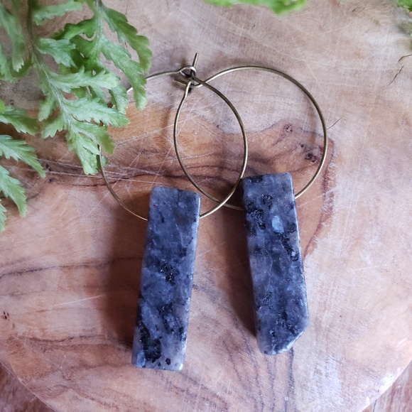 Black Labradorite Quartz Crystal Stone Healing Hoops Earrings - Picture 1 of 4